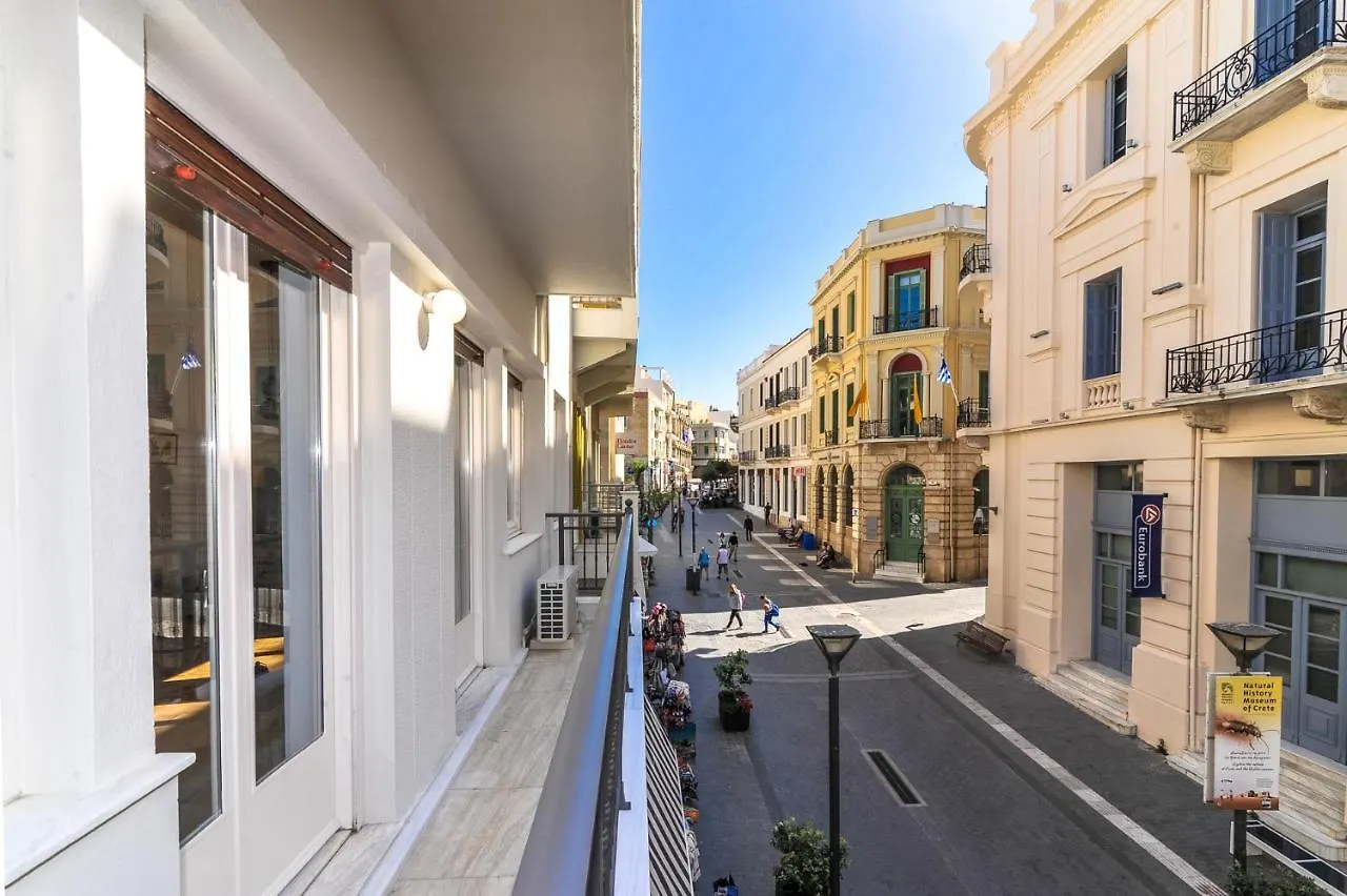 The Elegant. Spacious City Center Apartment. Heraklion
